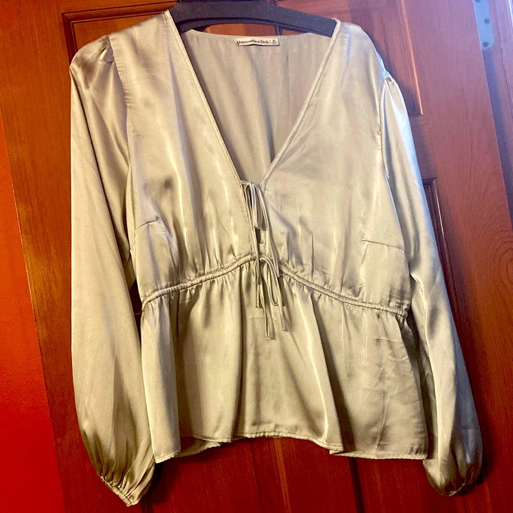 Abercrombie satin blouse NWOT